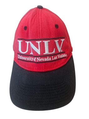 Vintage UNLV The Game Split Bar Stitched Two-Tone Red and Green Snapback Cap
